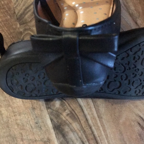 Bundle of 2 pairs girls shoes!!  Sz 2 - Picture 8 of 11